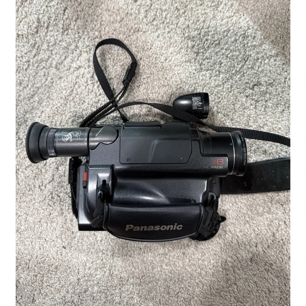 Panasonic Palmcorder PV-22 Camcorder‎ Video Camera x8 Digital Fade - Not Tested